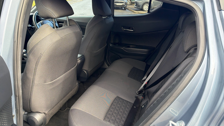 Toyota C-HR 1.8 Hybrid Design 5dr CVT Hybrid Hatchback